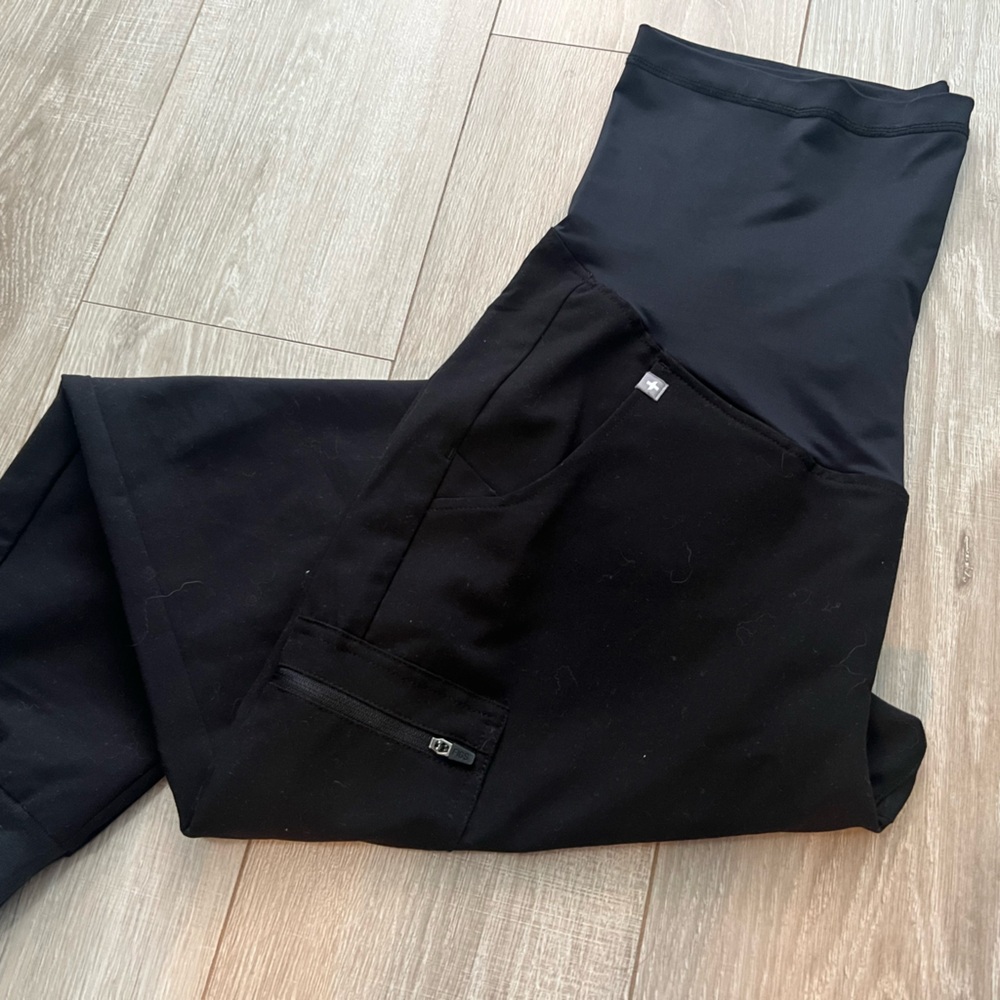 FIGS Maternity Joggers - Black